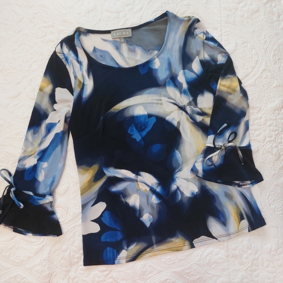 🔹️Blue floral blouse with fluted sleeves🔹️Laura SP - Picture 1 of 5